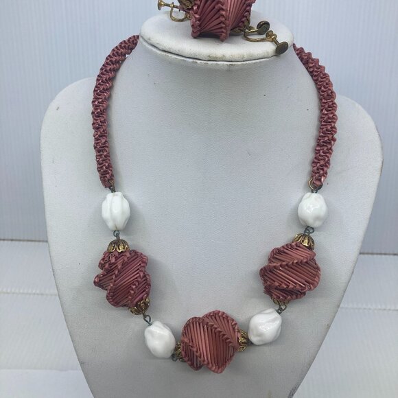 Vtg '40 RARE MIRIAM HASKELL raffia straw milk glass rockabilly necklace set - Picture 2 of 3